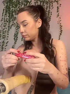 MiaNell online show from November 2025 12:10:02 AM