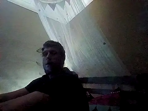 Missmesexycouple69 online show from October 2025 07:31:01 PM