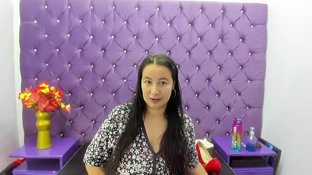 Snapshot of NaomyPrinces chatting on May 2026 02:02:01 PM NaomyPrinces online show from May 2026 02:02:01 PM