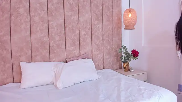 Katrina baurii online show from October 2025 01:02:02 PM