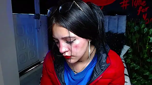 Violettasquirt online show from April 2026 02:09:02 PM