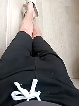 red red00 online show from December 2024 08:00:02 AM