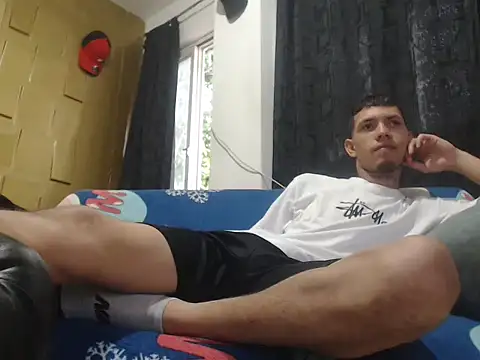 latinboydig online show from December 2024 08:25:02 PM