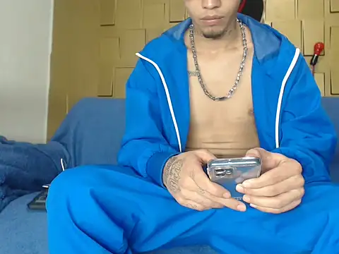 latinboydig online show from February 2025 02:35:01 AM