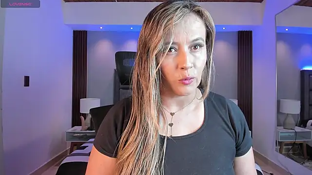 Snapshot of Susann_Ross chatting on January 2026 11:01:01 AM Susann Ross online show from January 2026 11:01:01 AM