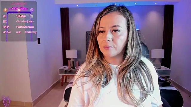 Snapshot of Susann_Ross chatting on April 2026 10:38:01 AM Susann Ross online show from April 2026 10:38:01 AM