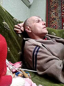 Pineapple04 online show from April 2026 06:10:01 PM