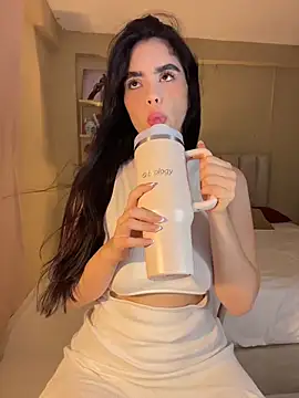 Mavi Coless online show from November 2025 02:12:01 AM