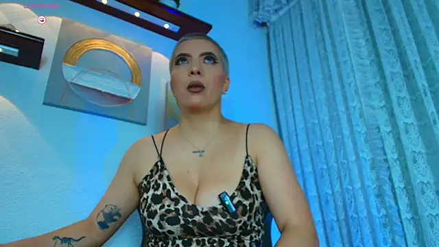 Camila Chainn online show from September 2025 07:52:01 AM