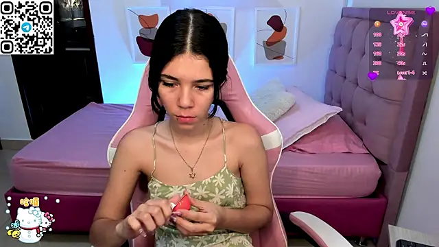 Snapshot of sofi_cute01 chatting on December 2024 01:15:02 AM sofi cute01 online show from December 2024 01:15:02 AM