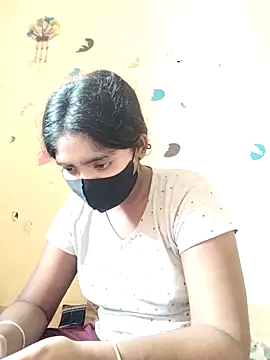 Snapshot of Lina-Rose chatting on September 2025 07:20:01 AM Lina-Rose online show from September 2025 07:20:01 AM