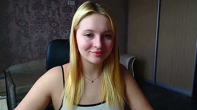 Snapshot of Milka_kiss_ chatting on April 2026 10:28:02 AM Milka kiss online show from April 2026 10:28:02 AM