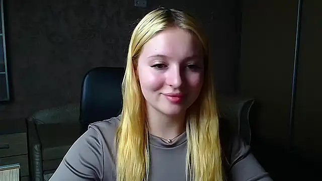 Snapshot of Milka_kiss_ chatting on April 2026 05:30:01 PM Milka kiss online show from April 2026 05:30:01 PM