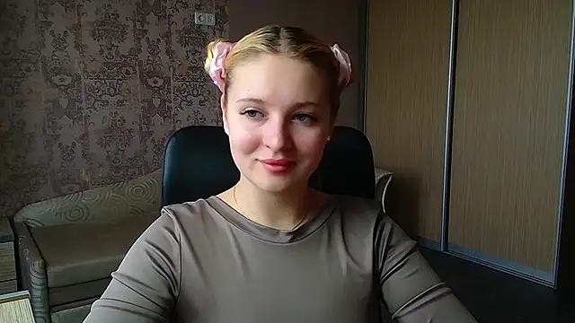 Snapshot of Milka_kiss_ chatting on May 2026 09:48:02 AM Milka kiss online show from May 2026 09:48:02 AM