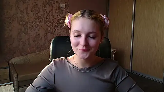 Snapshot of Milka_kiss_ chatting on May 2026 04:26:01 PM Milka kiss online show from May 2026 04:26:01 PM
