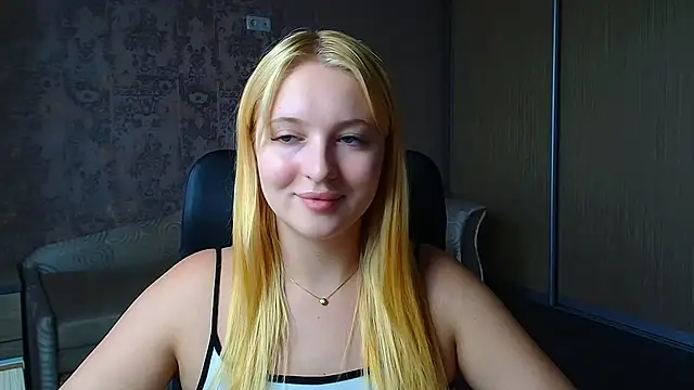 Snapshot of Milka_kiss_ chatting on June 2026 02:33:01 PM Milka kiss online show from June 2026 02:33:01 PM