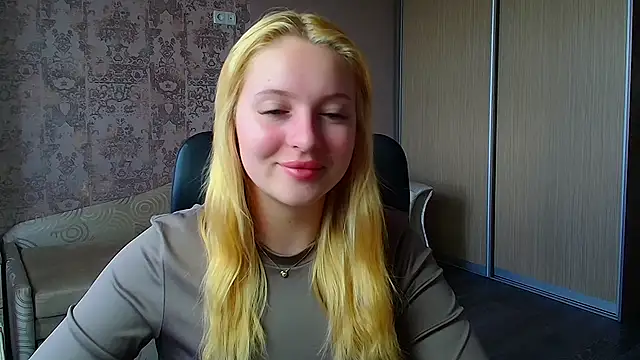 Snapshot of Milka_kiss_ chatting on June 2026 09:48:02 AM Milka kiss online show from June 2026 09:48:02 AM