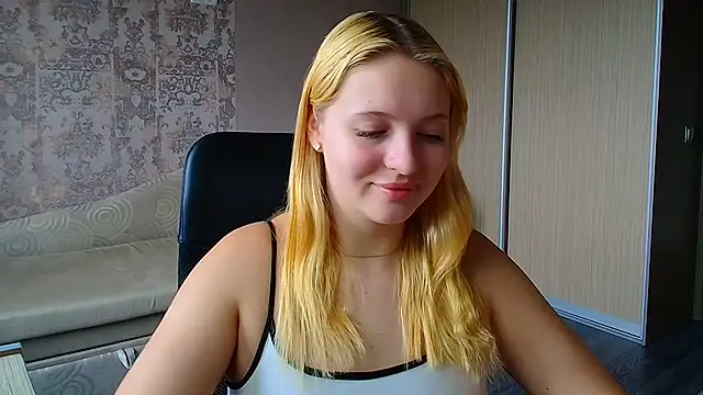 Snapshot of Milka_kiss_ chatting on July 2026 10:51:02 AM Milka kiss online show from July 2026 10:51:02 AM