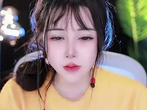 Qiaoqiao  online show from March 2025 01:06:01 PM