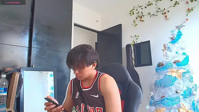 Haruto2001 online show from December 2024 01:32:02 PM