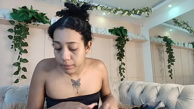 flavia cruz online show from May 2026 12:23:01 PM