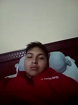 Snapshot of LoganFinds chatting on October 2025 11:28:02 PM LoganFinds online show from October 2025 11:28:02 PM