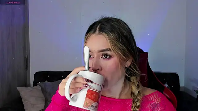 zoee jackson online show from November 2025 04:13:02 AM