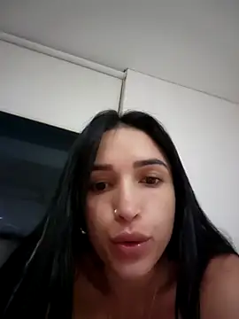 Naty Santos online show from November 2025 01:18:01 AM