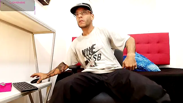 Andrey u92 online show from October 2025 03:14:01 AM