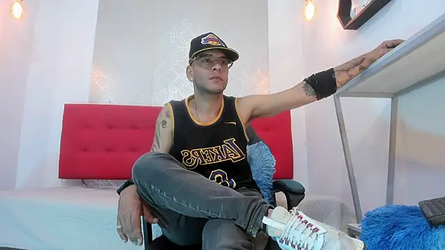 Andrey u92 online show from November 2025 07:46:01 PM