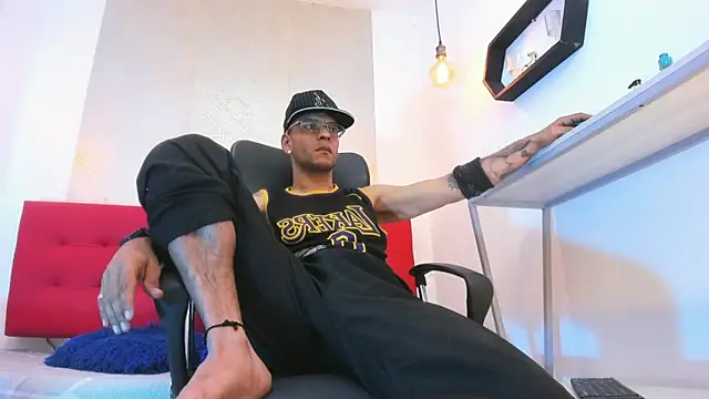 Andrey u92 online show from December 2025 07:30:02 PM