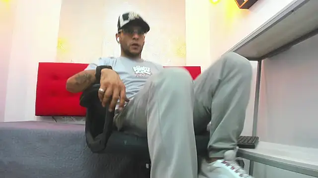 Andrey u92 online show from December 2025 07:55:01 PM