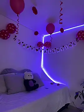 AmmyCollinsW online show from February 2026 06:59:02 PM