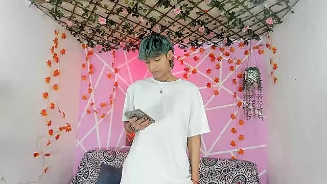 Fresahot2005 online show from December 2025 02:22:02 PM