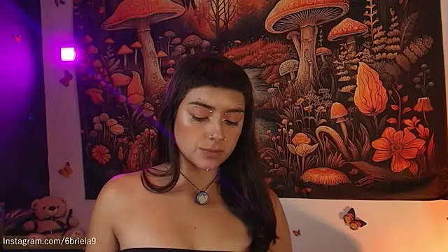 6Briela9  online show from February 2026 08:16:02 PM