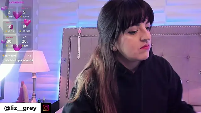 Snapshot of Liz_grey_ chatting on February 2025 02:45:01 AM Liz grey online show from February 2025 02:45:01 AM