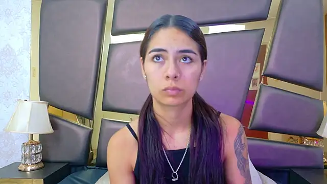 NicoleEsposito online show from November 2025 12:49:01 PM