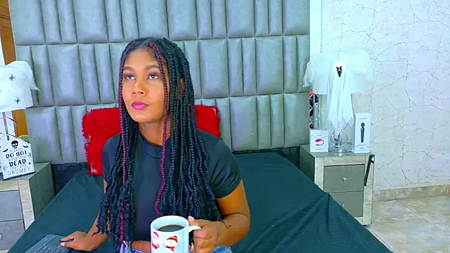 AlisonJaimes online show from October 2025 01:20:01 PM