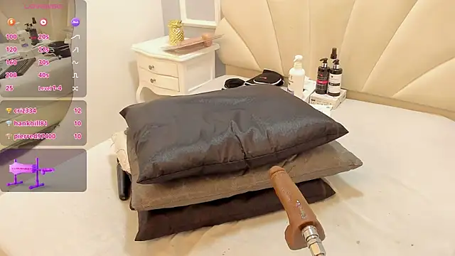 Maddyjohnsonn online show from December 2024 12:07:02 AM