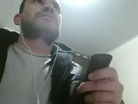 camiloking1720 online show from February 2025 05:09:01 PM