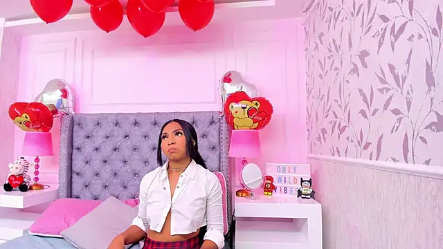 HaileeRoberts online show from February 2025 12:33:01 PM