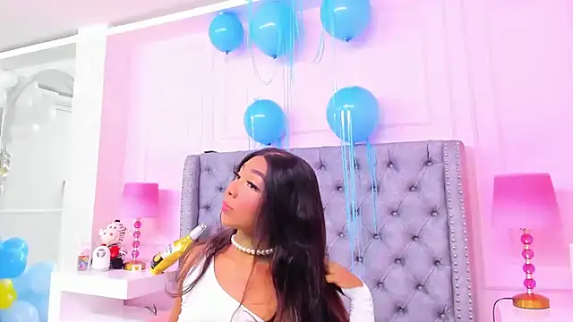 HaileeRoberts online show from October 2025 12:36:02 PM