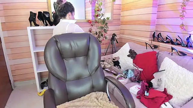 Victoria collins 1 online show from May 2026 10:56:01 AM