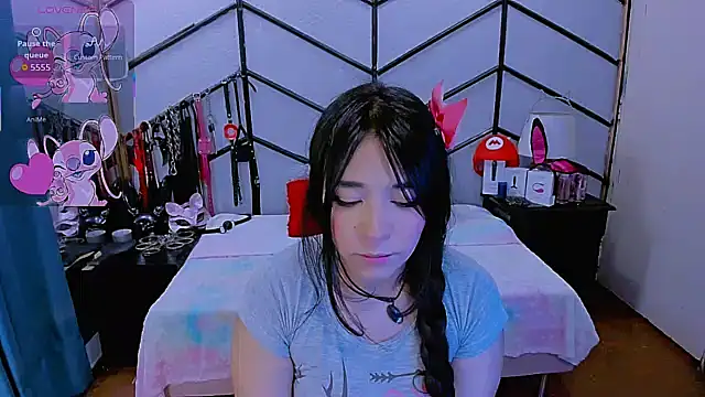 AlanaLuck online show from November 2025 07:25:02 PM