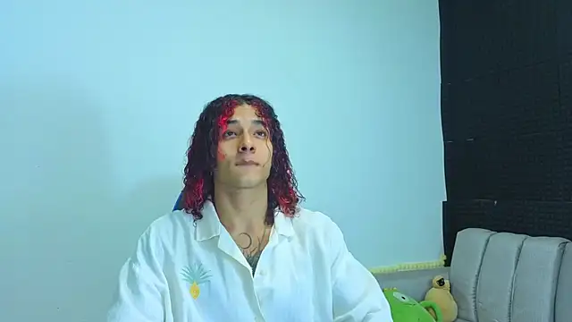 Demitryo online show from September 2025 03:06:02 AM