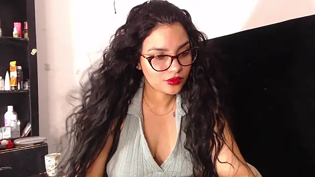 lolaa staars online show from December 2024 09:13:02 AM