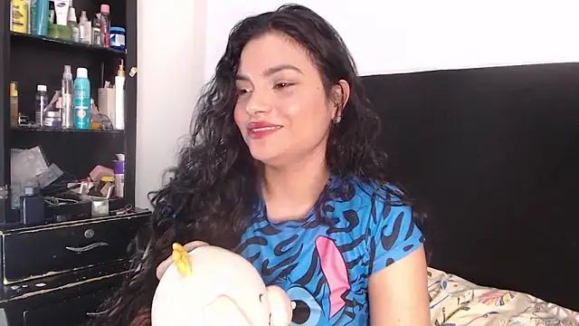 lolaa staars online show from February 2025 03:26:02 AM