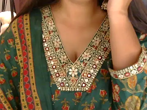 Snapshot of sanam_rose chatting on October 2025 02:18:02 PM sanam rose online show from October 2025 02:18:02 PM