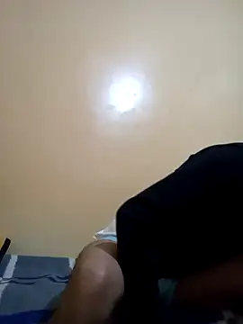 Snapshot of Bisex_activ19 chatting on January 2025 09:01:02 PM Bisex activ19 online show from January 2025 09:01:02 PM