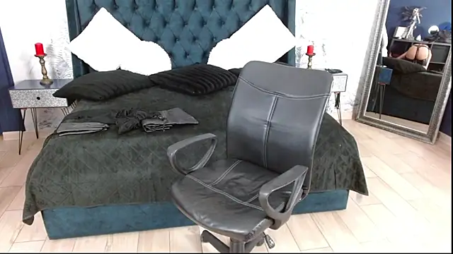 Snapshot of AlexiaKendall chatting on December 2024 11:50:01 PM AlexiaKendall online show from December 2024 11:50:01 PM